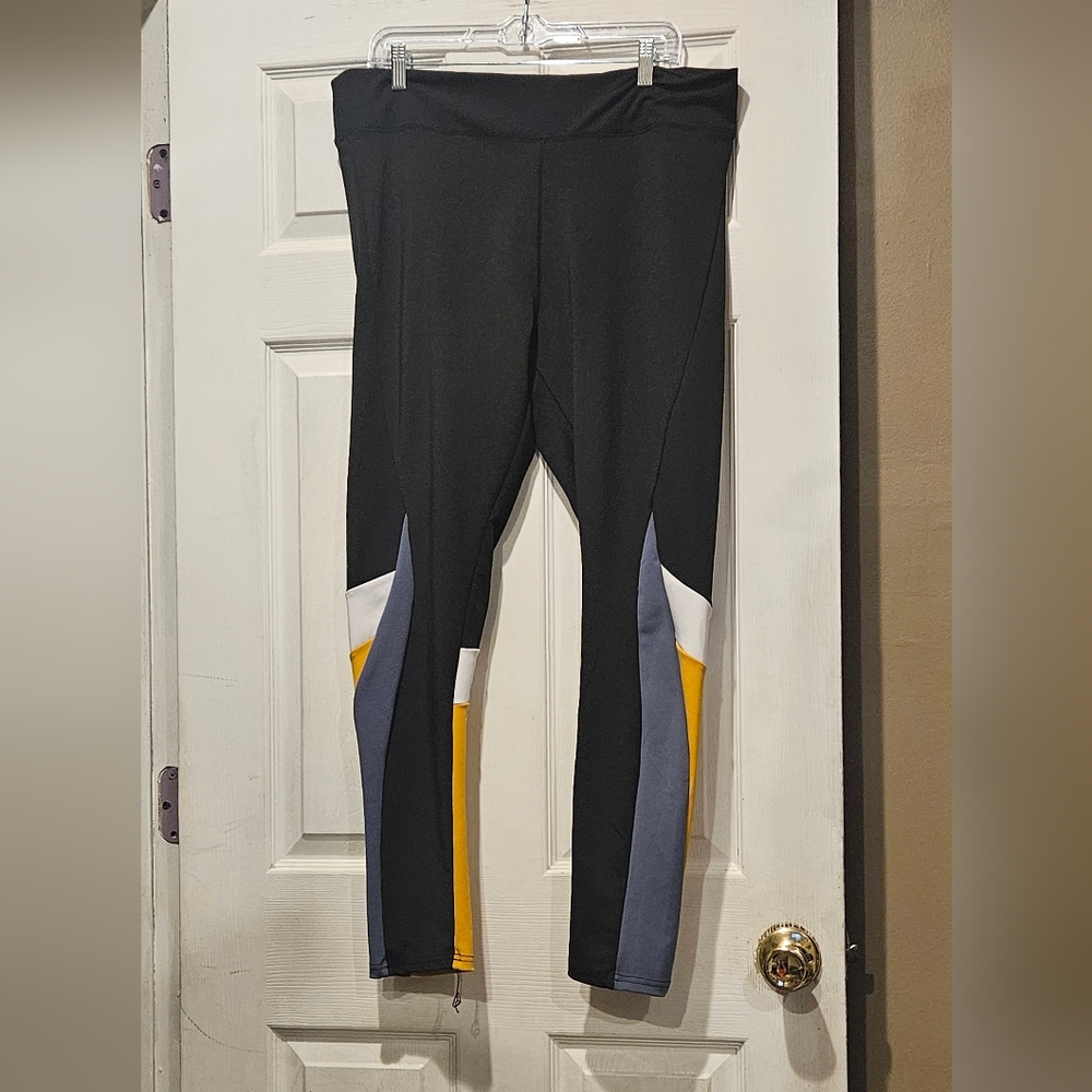 BODY INSTINCT LEGGINGS